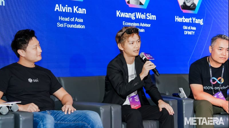 Sim Kwang Wei speaking at MetaEra Token2049 Conference